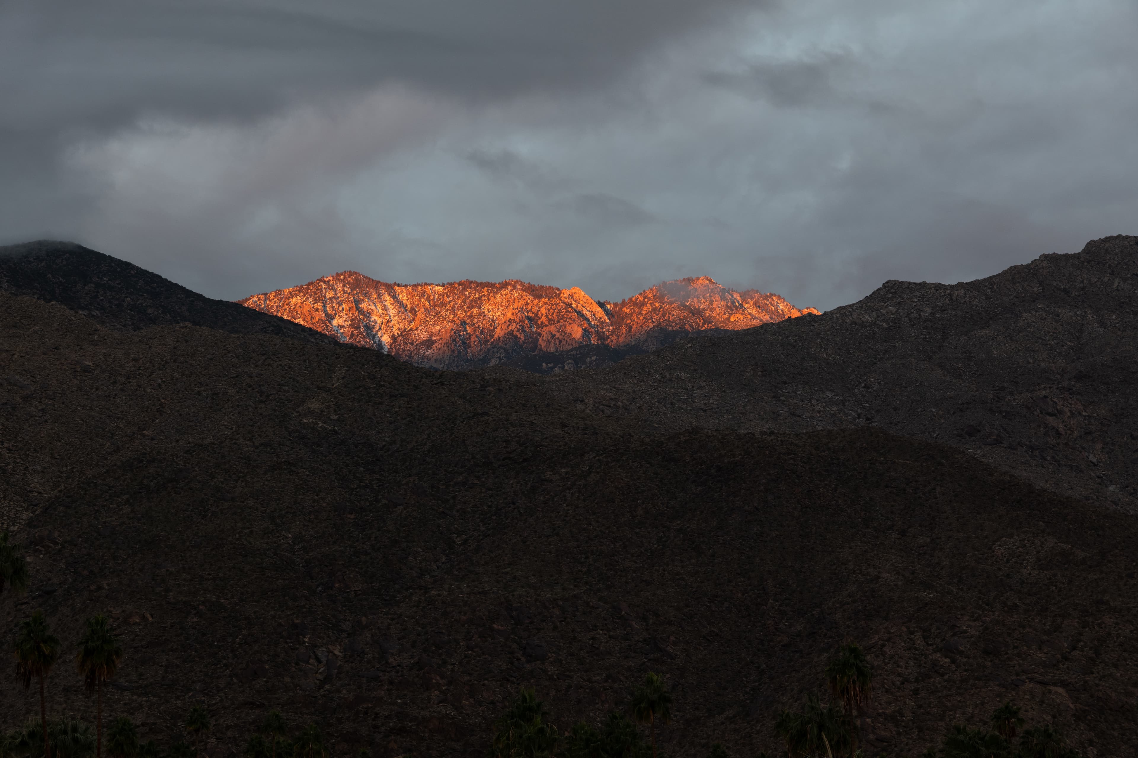 Alpenglow Desert Ridge